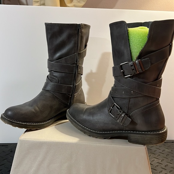 Charcoal gray 1” heel boot - Picture 2 of 5